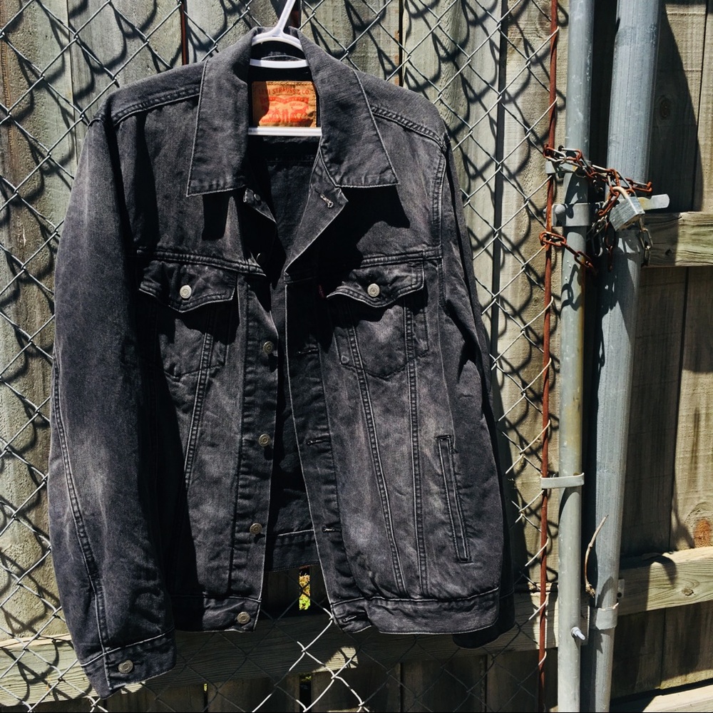 (SOLD)Levi’s denim jacket